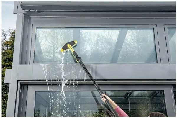 Post-construction window cleaning after home renovations